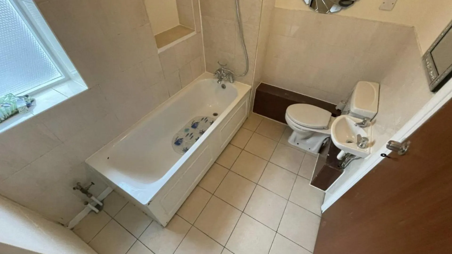 Homestay szállás Cozy Urban Retreat: Shared Flat Living In The Heart Of E14 Apartman London