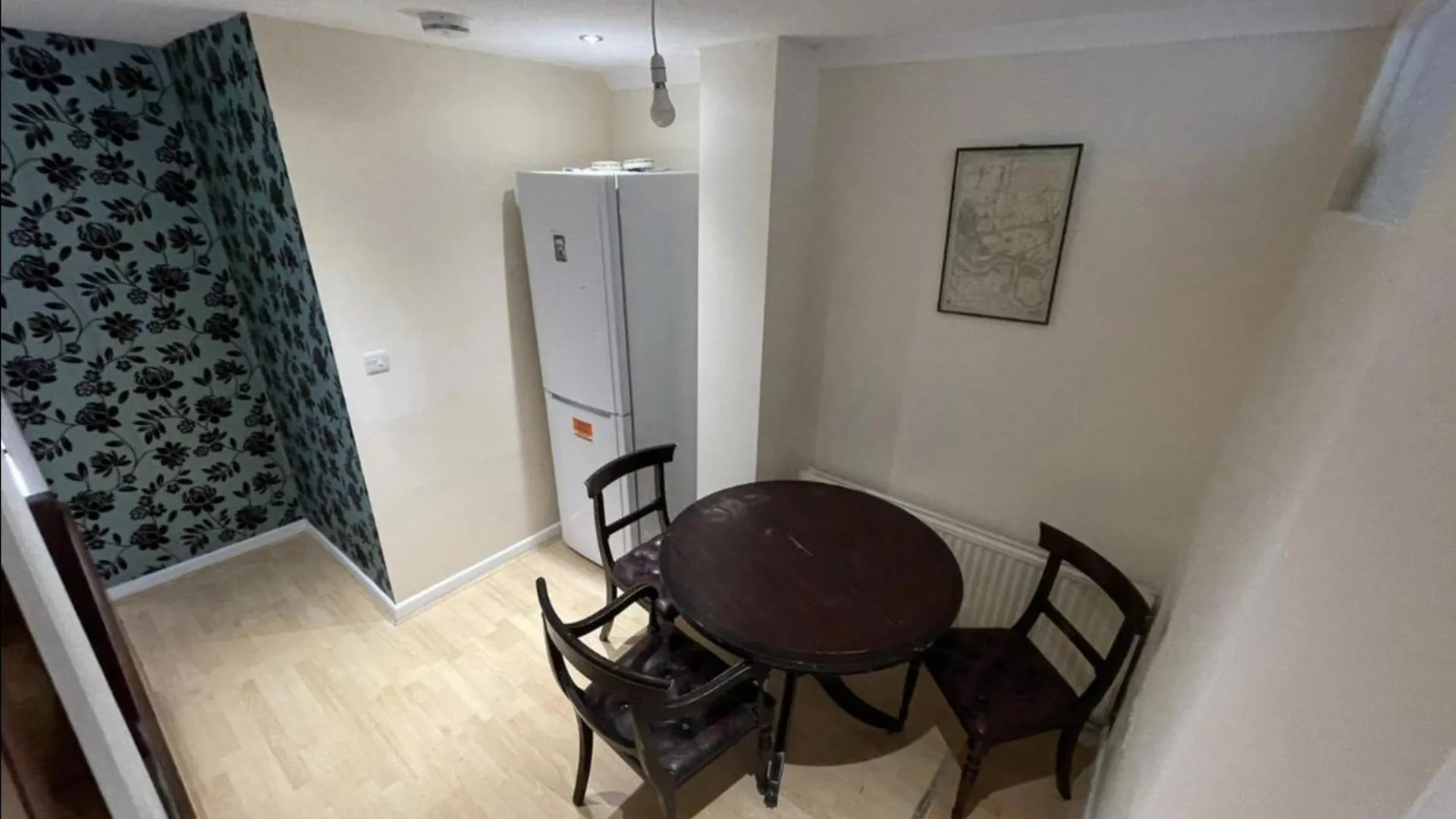 Cozy Urban Retreat: Shared Flat Living In The Heart Of E14 Apartman London
