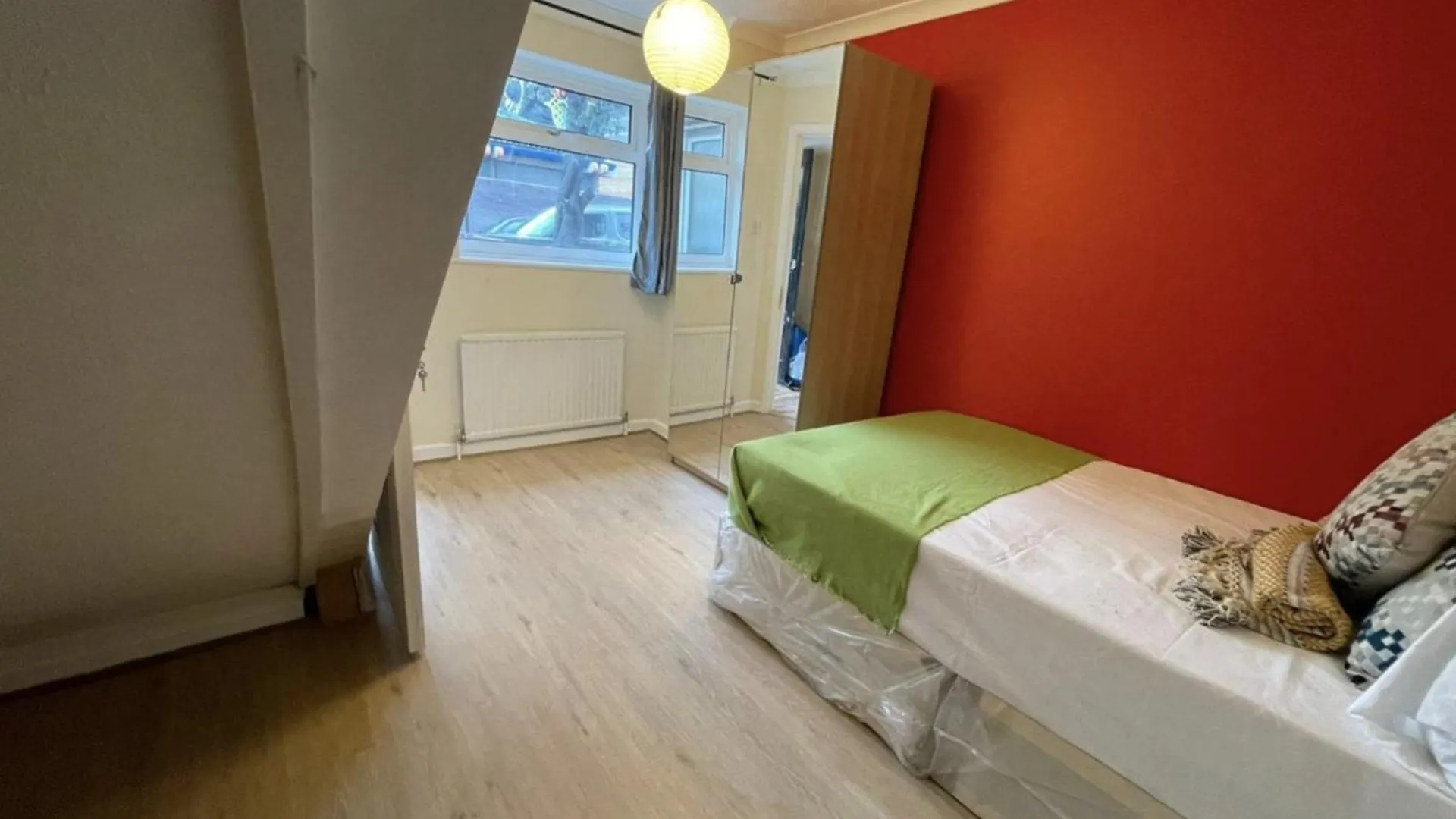 Homestay Cozy Urban Retreat: Shared Flat Living In The Heart Of E14 Apartment London United Kingdom